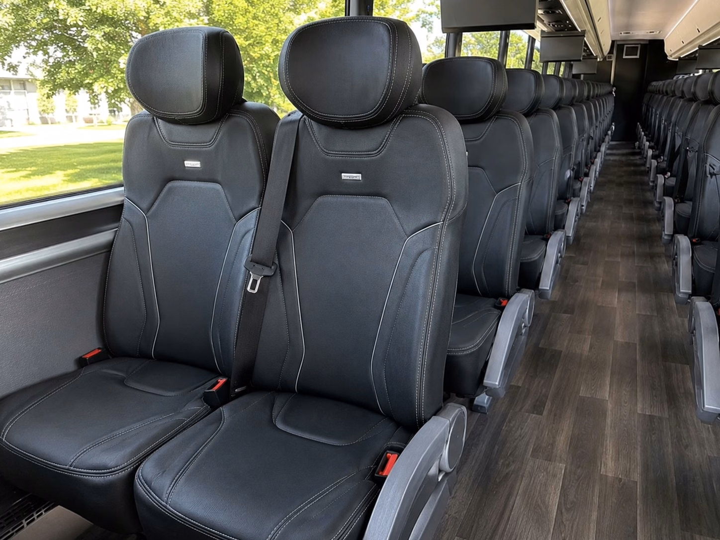 shuttle your guests between albuquerque hotels and your wedding venue without the headache